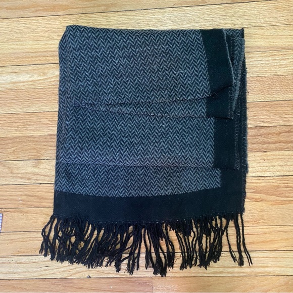 Black and Grey Winter Scarf - Picture 1 of 1